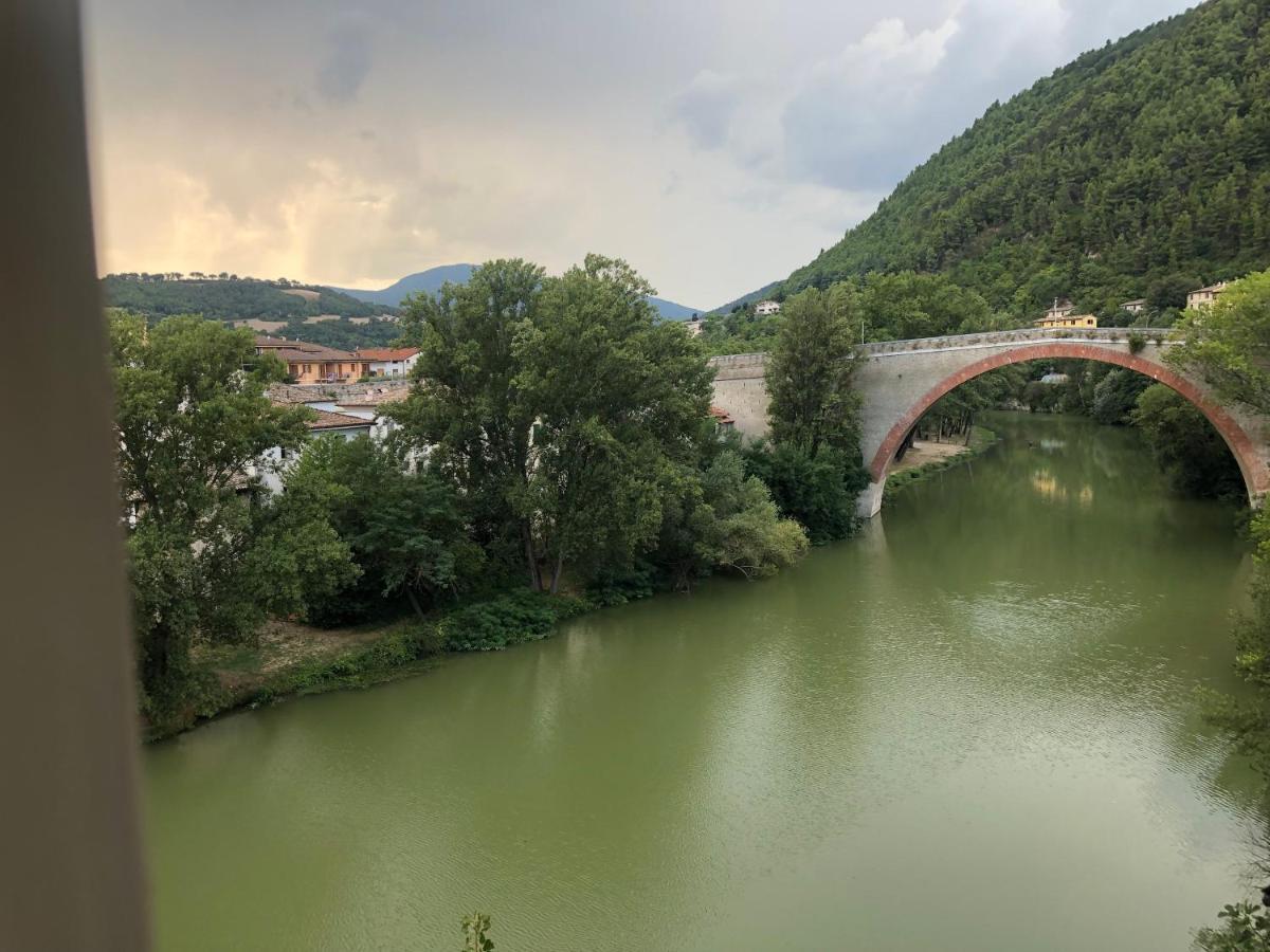 La Finestra Sul Fiume Panzió Fossombrone Kültér fotó