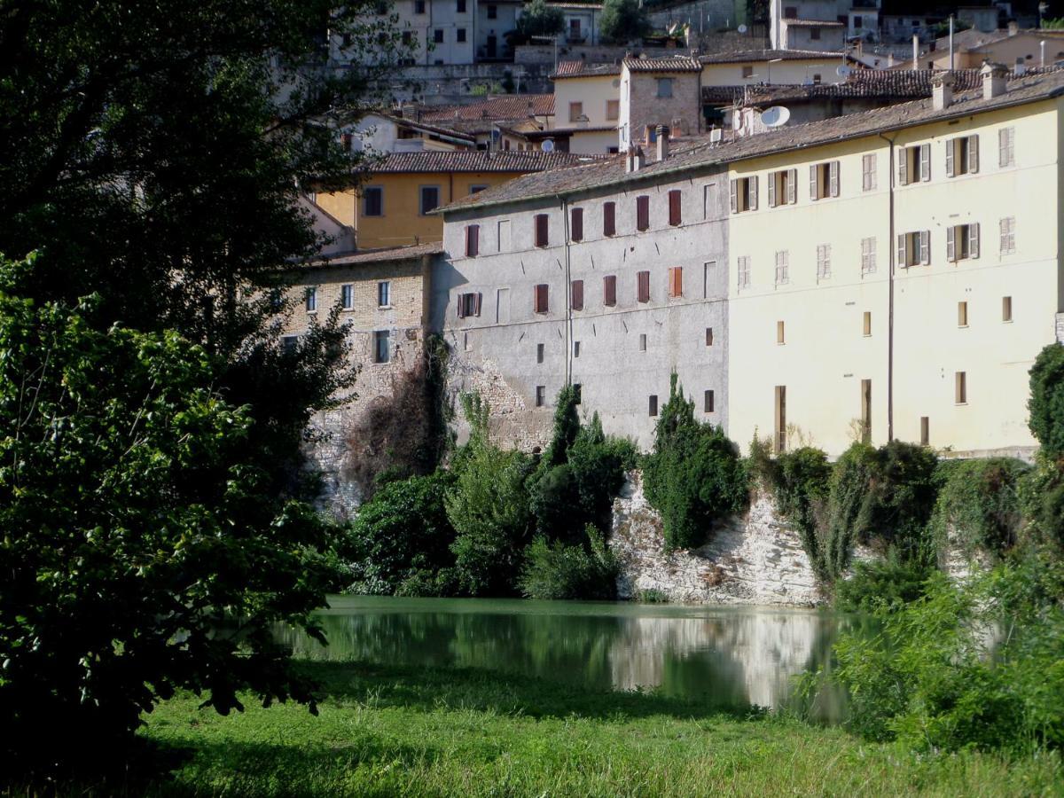 La Finestra Sul Fiume Panzió Fossombrone Kültér fotó